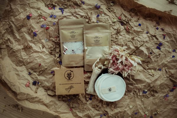 New mum pamper gift set, baby shower vegan and organic artisan bath set. Gifts for Mum to be. - Image 3